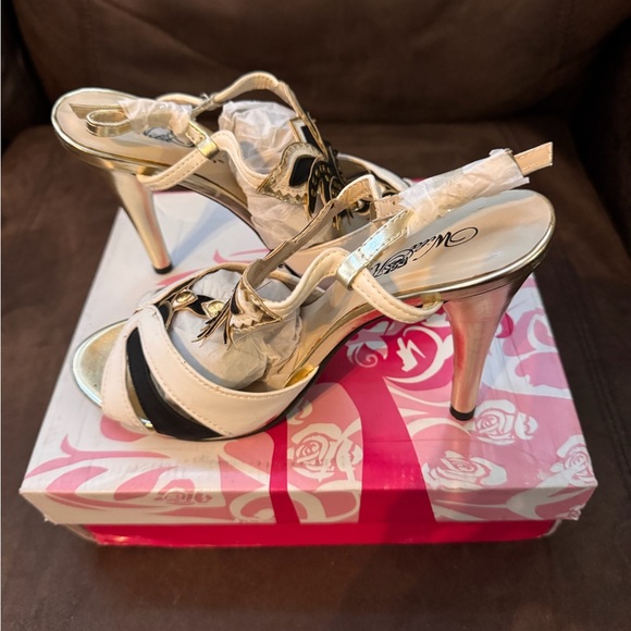 Qupid White and Black Strappy Heels - Picture 1 of 4